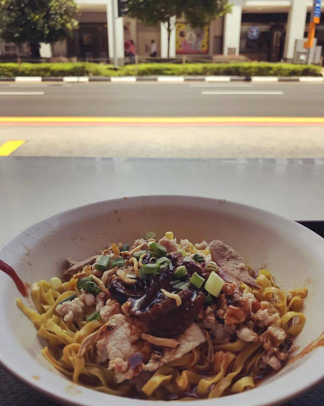 面食系列 最平價的新加坡米其林級別小販食物,肉脞面來一碗不