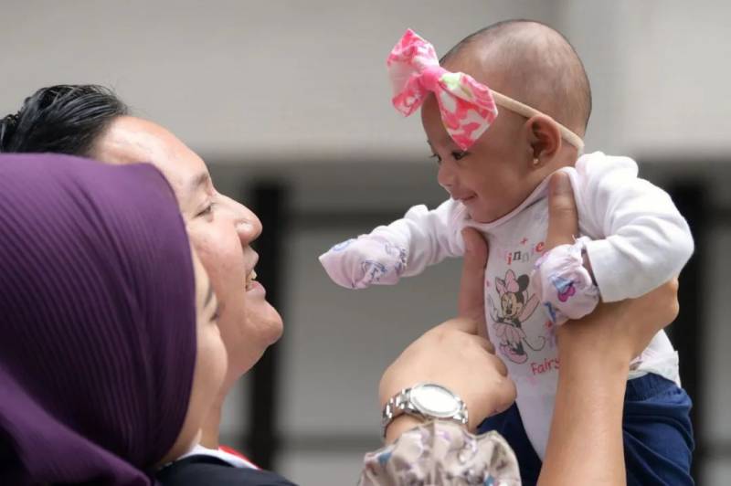 新加坡最輕早産兒僅345克，花了20多萬新幣才救活！新加坡看病到底有多貴