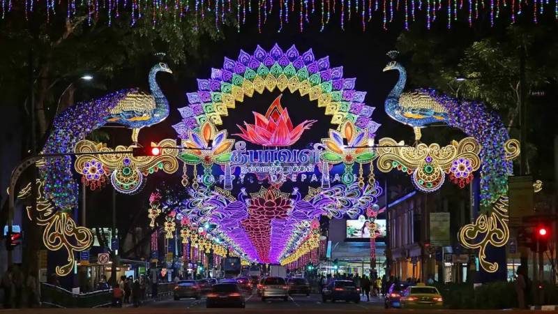 隆重盛大的“屠妖節” —— 以萬展燈火，慶祝光明和正義