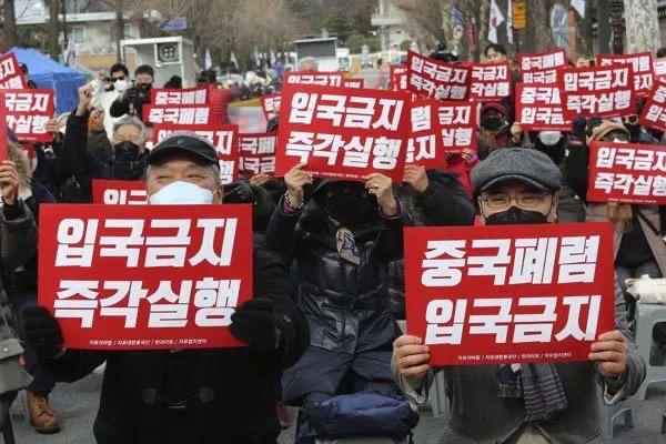 李显龙：排华情绪对防控疫情无益 只会造成恐慌