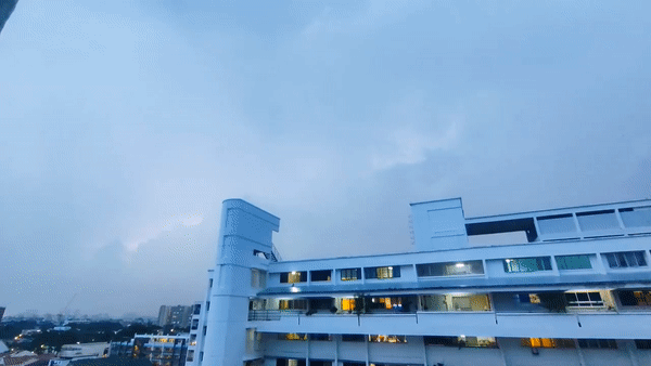 朋友圈刷屏！新加坡天空奇景再現，一波美圖襲來！太美了