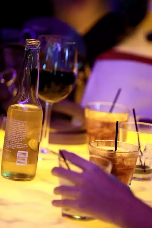 酗酒害惨他 车祸 欠债 3度闹自杀