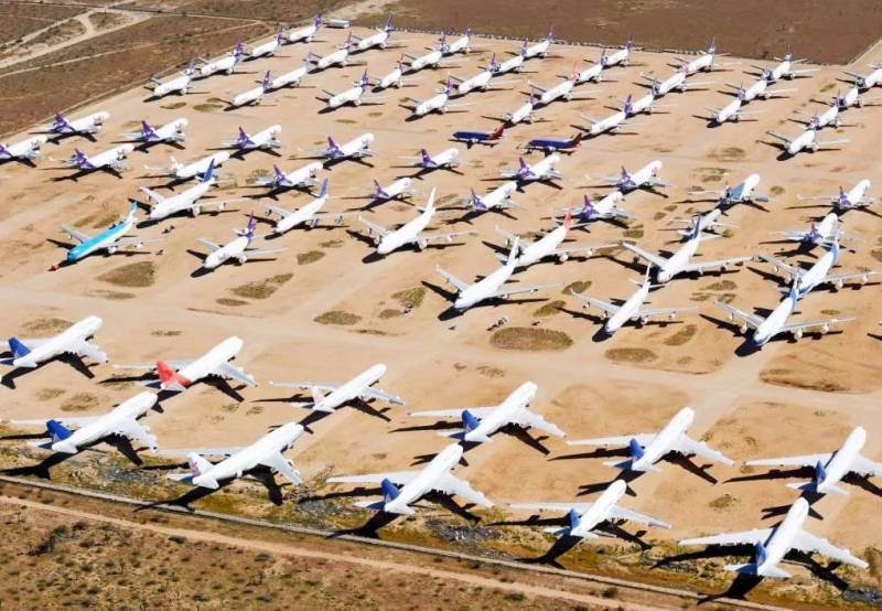 飞机师们被裁员和减薪后怎么办？飞机停飞后如何停放和维修