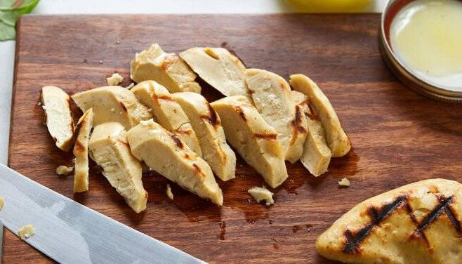 狮城是全球首个 售卖培植肉国家