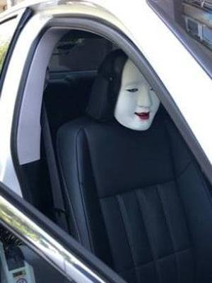 恐怖面具颈枕走红 农历七月 频频吓人