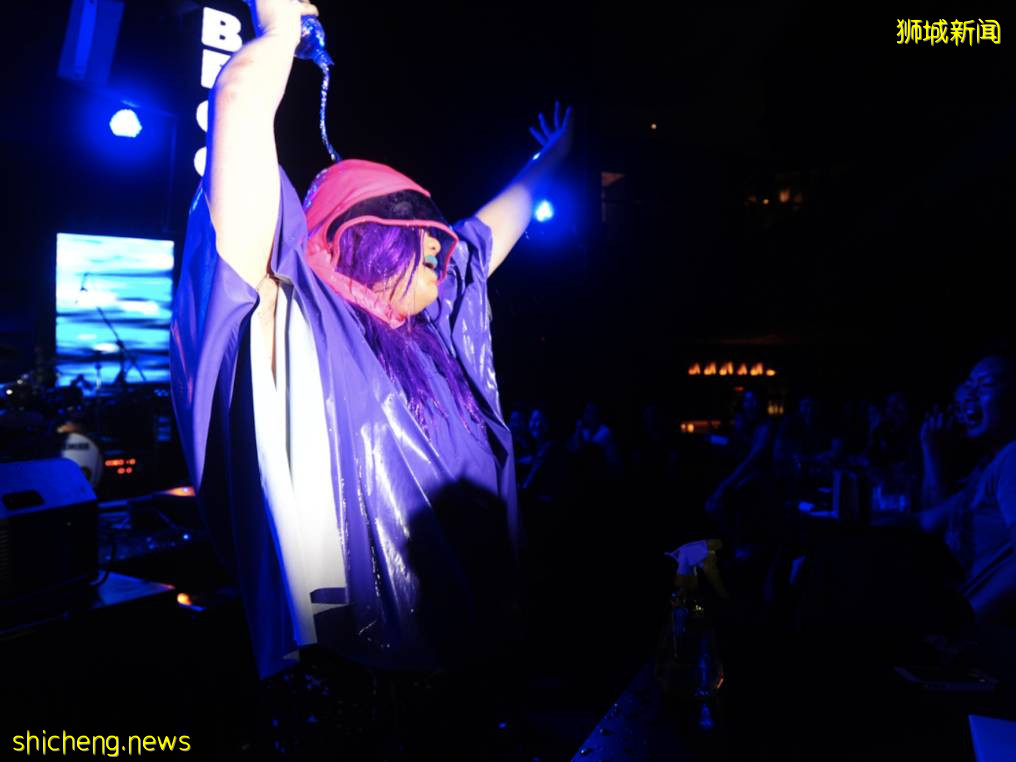 涉嫌侵犯隐私!南大学生未经同意拍摄变装秀演员更衣室