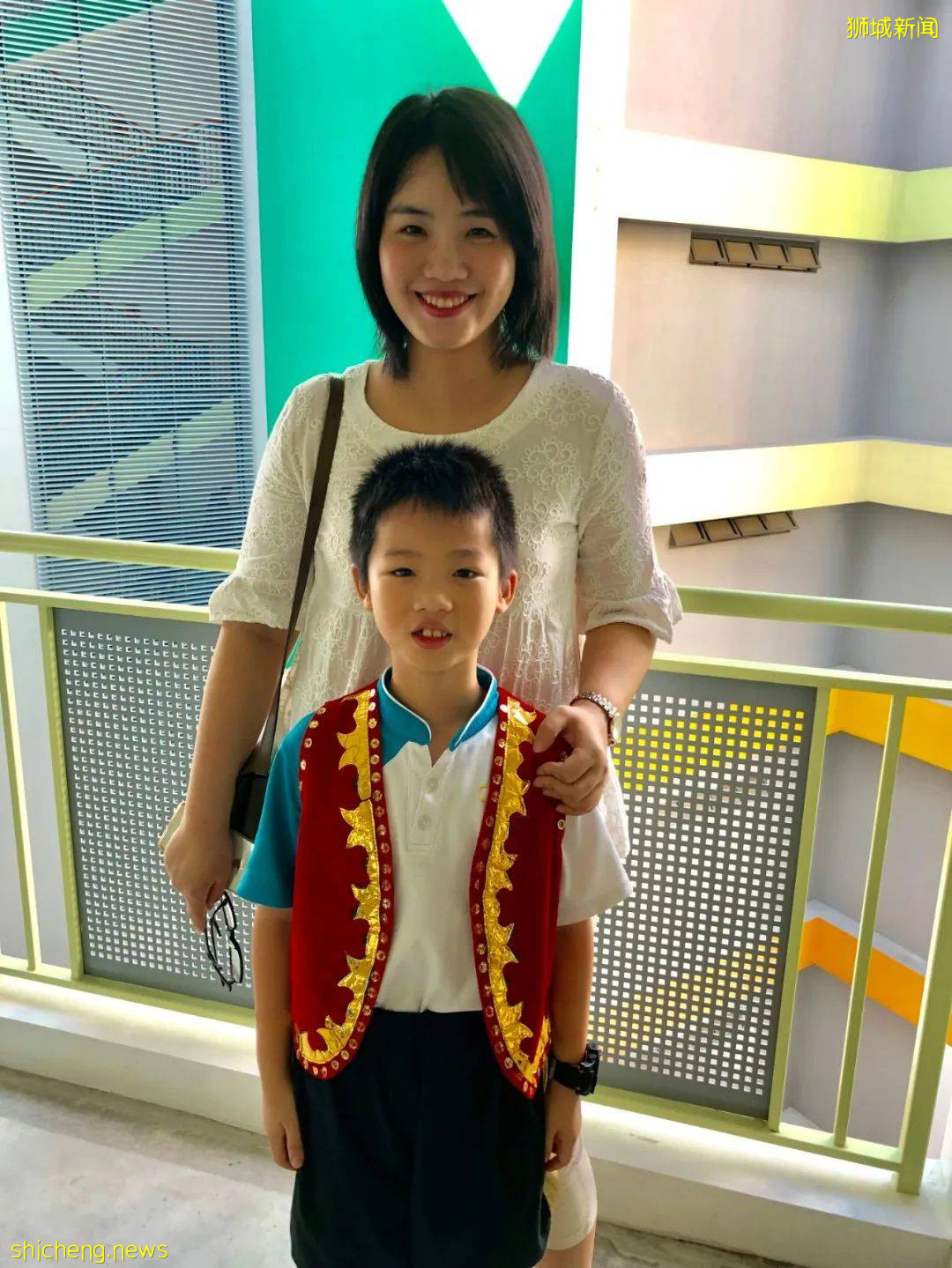 爲什麽今天新加坡的街上孩子們都奇裝異服