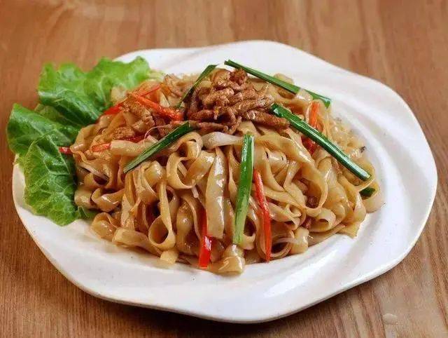 柯南街頭吃榴梿?私宅門口驚現20米壁畫?虞書欣每次都要來這裏