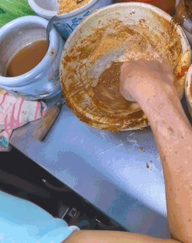 隐藏在新加坡小贩中心的地道美食！开业48年，这样食物最多回头客