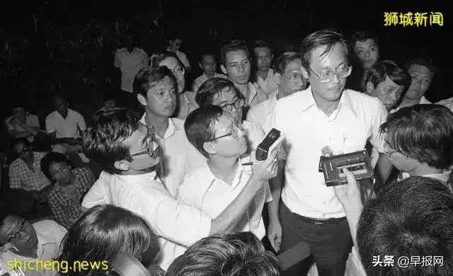 新加坡两次政治领导交替 那些鲜为人知的故事