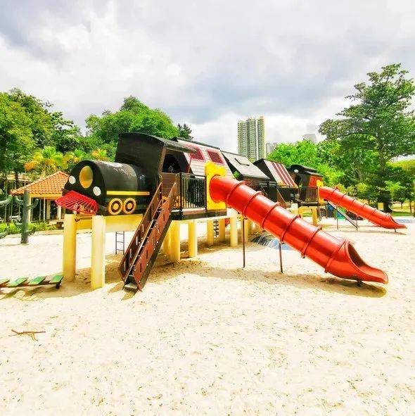 簡簡單單的快樂,中岜魯公園“傾斜火車遊樂場”,不設門票,全天開放