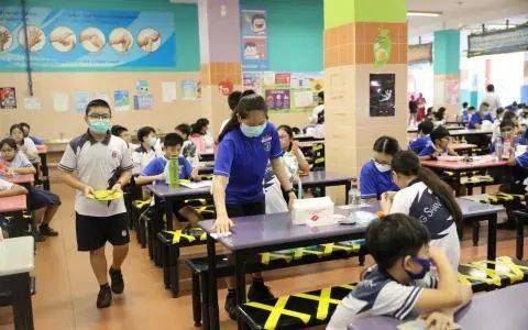 居家學習期間仍可獲得餐食補貼，新加坡政府繼續爲4萬7000名貧困學生提供幫助