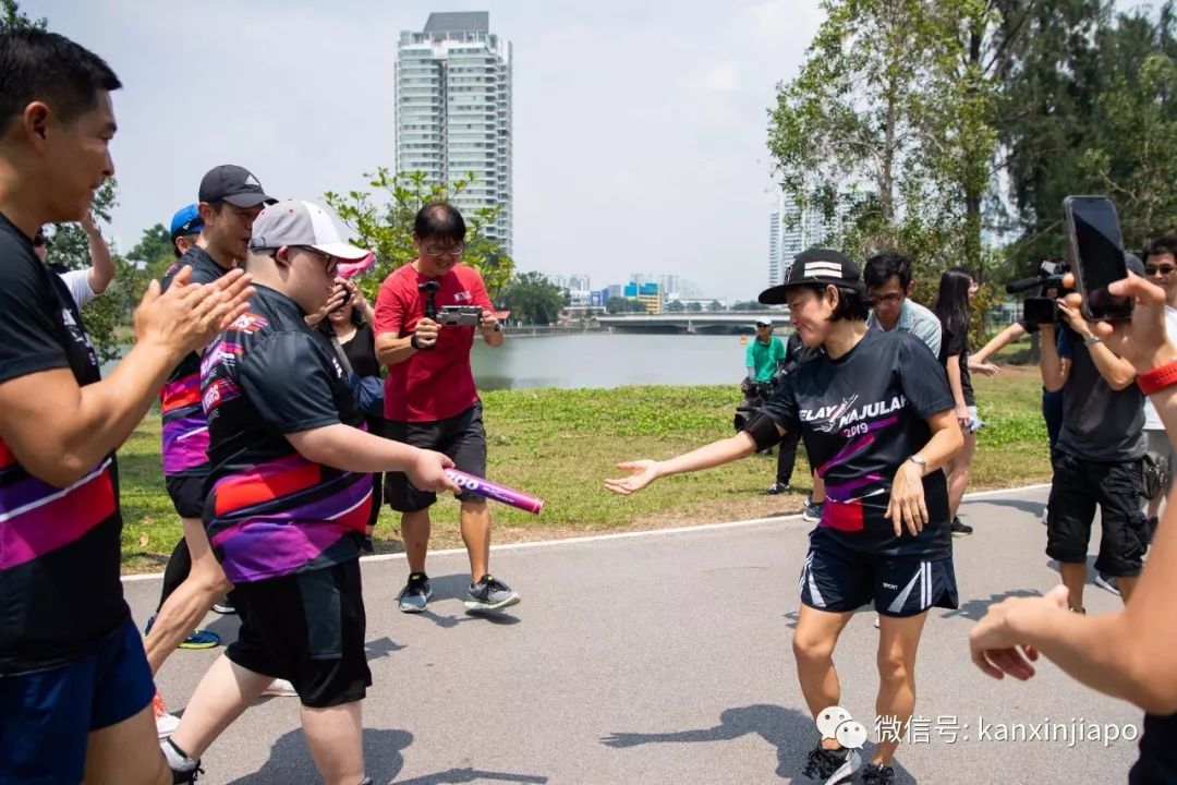 9天、200人、2000公里,新加坡总统都参与的义跑开赛了!
