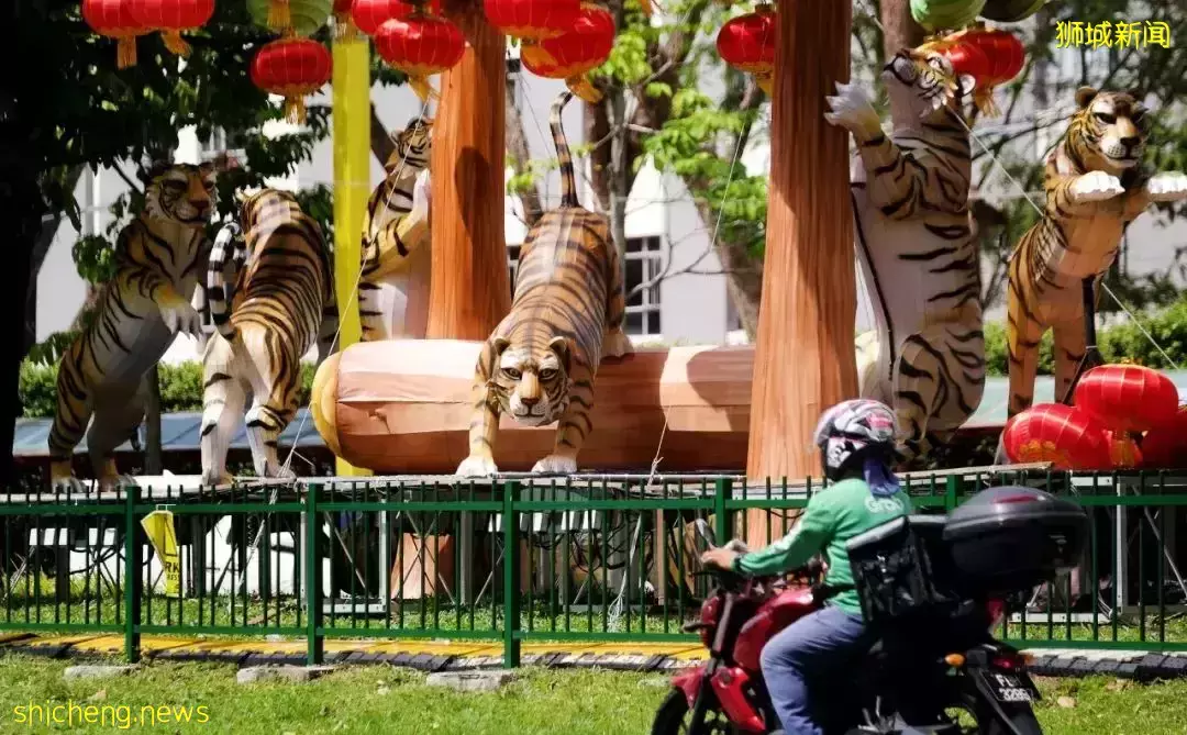 新加坡人过年发电子红包,长辈:年味少了