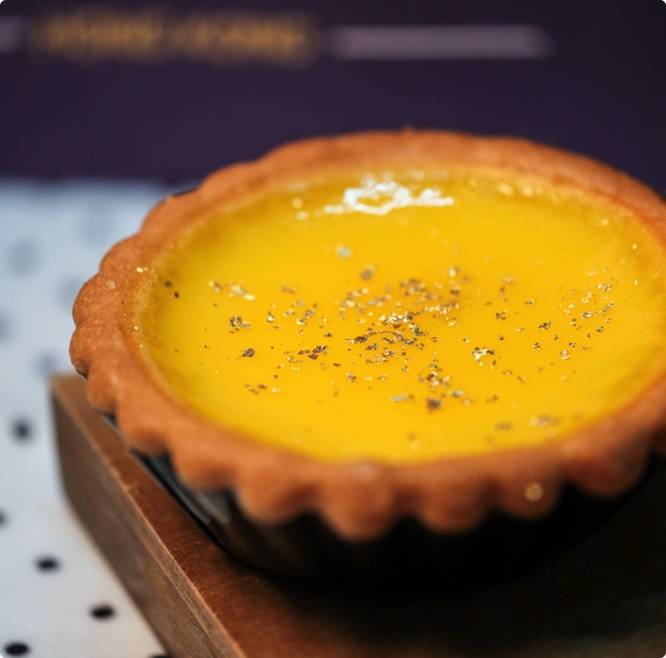 发哥最爱的蛋挞!欢乐冰室推出“金箔蛋挞”