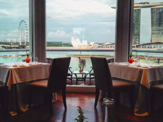 約上心愛的ta,一起去新加坡這幾家餐廳共度屬于你們的“凡爾賽”跨年夜吧