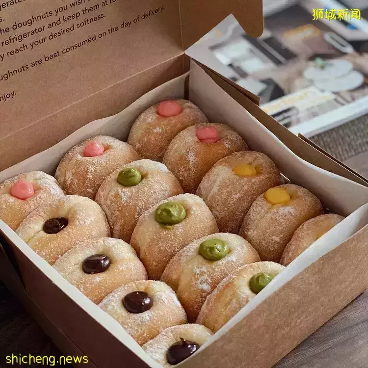 接好糖衣炮弹!盘点新加坡爆浆甜甜圈Bomboloni🍩圆圆鼓鼓外形、内馅满到流心😙