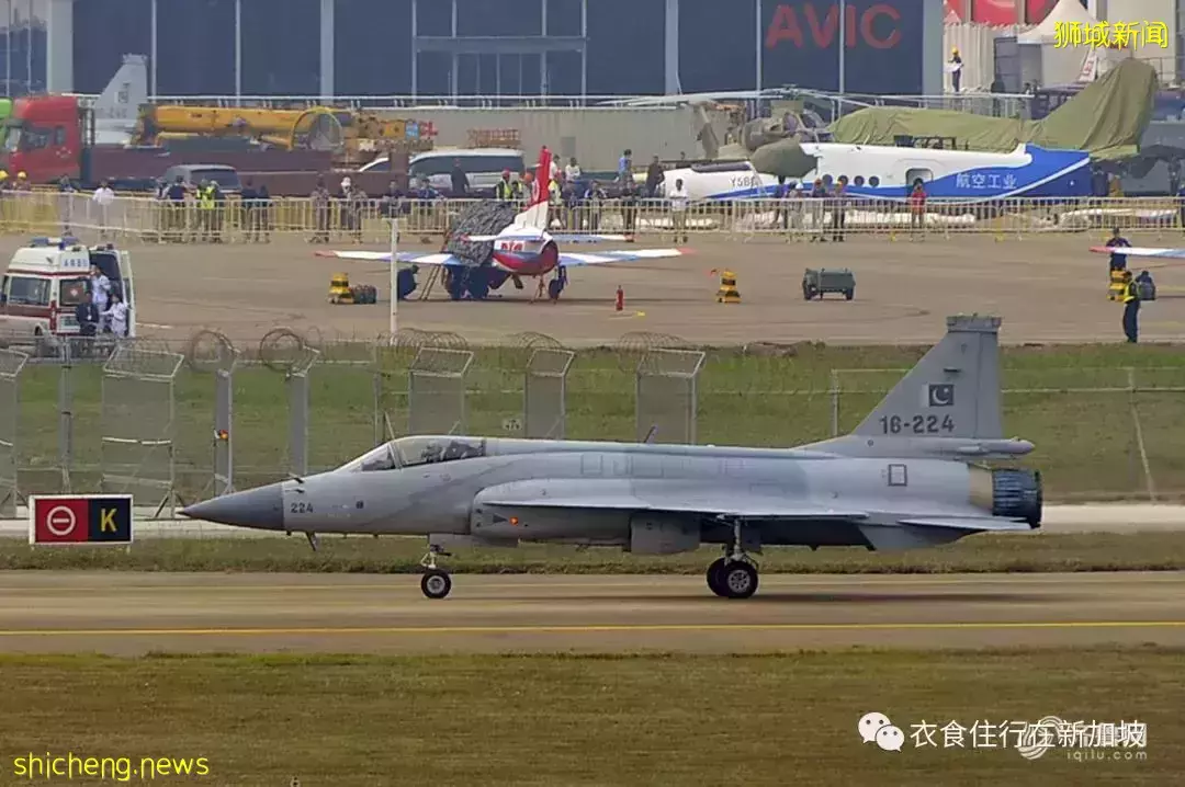 新加坡航展“减量不减热度”,美印等国多型飞机进行飞行表演