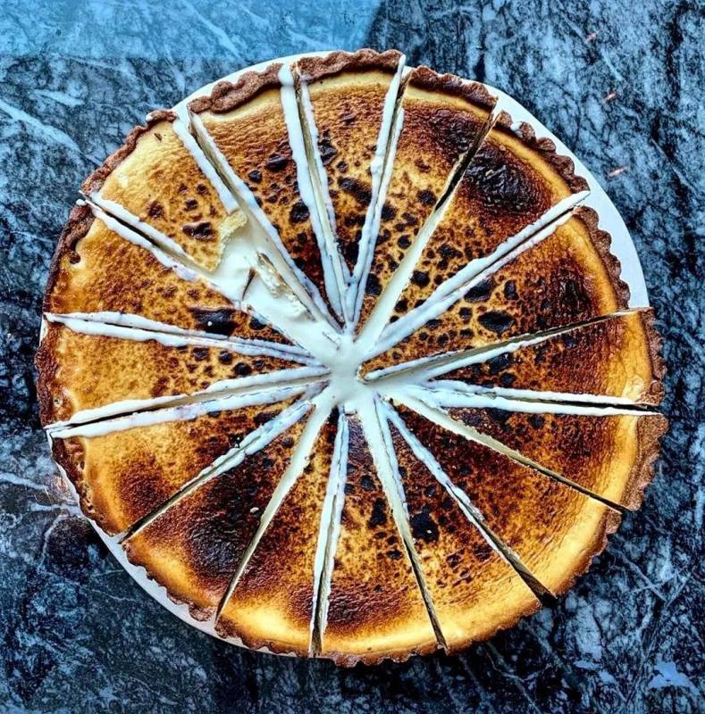 網紅蛋糕打卡，新加坡那些外表焦黑但風靡全球的Burnt cheesecake