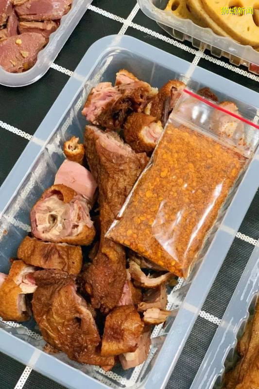 火爆全网的柠檬无骨鸡爪也来啦~ 酸辣开胃，好吃到哭