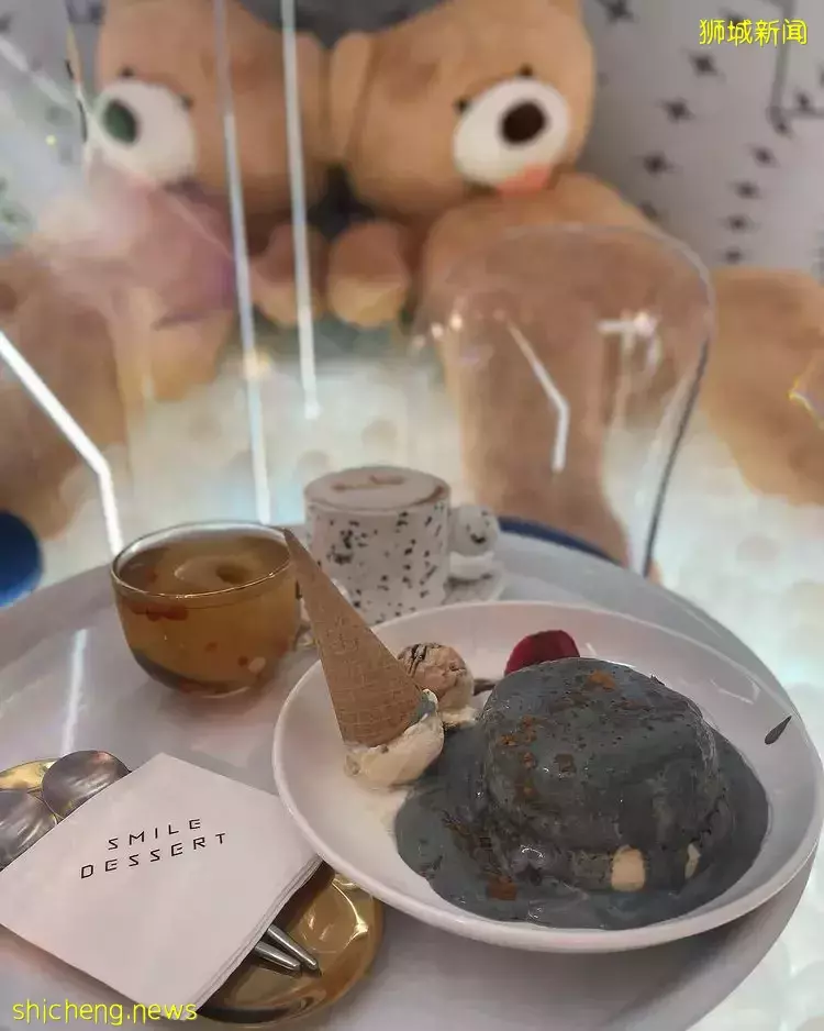Smile Dessert第三间分行来到Funan Mall！银白梦幻主题，海洋球池+巨型玩偶，怎么拍都很美🤩 