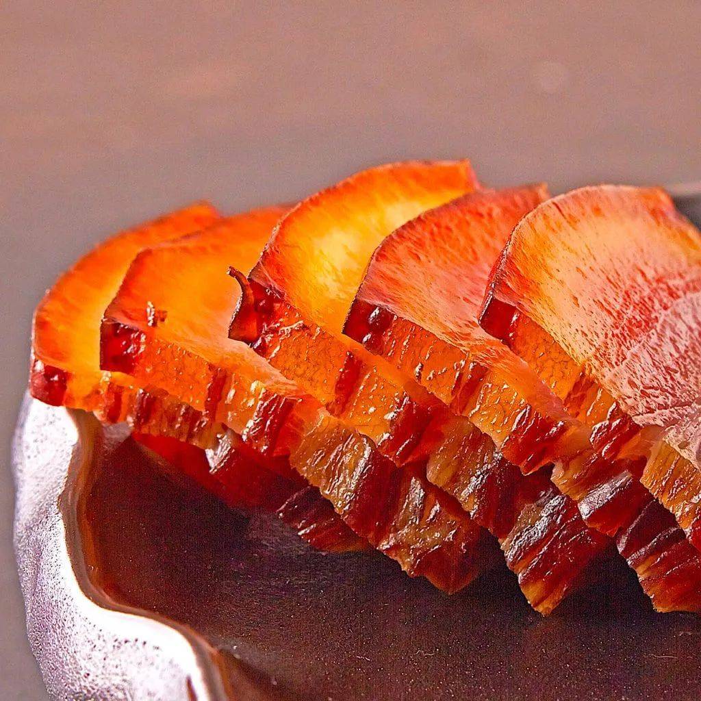 惊！新加坡组屋走廊挂满了猪耳朵、猪大肠和腊肠