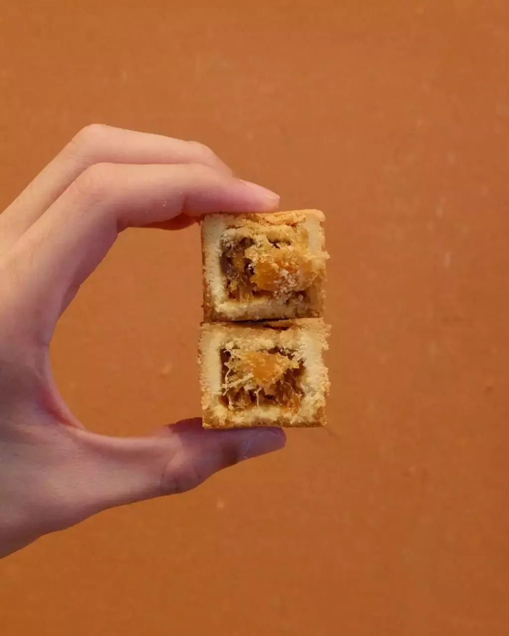 喜迎虎年!即日起到7 Eleven预订微热山丘凤梨酥,赠送Sanrio手提袋和红包封🧧