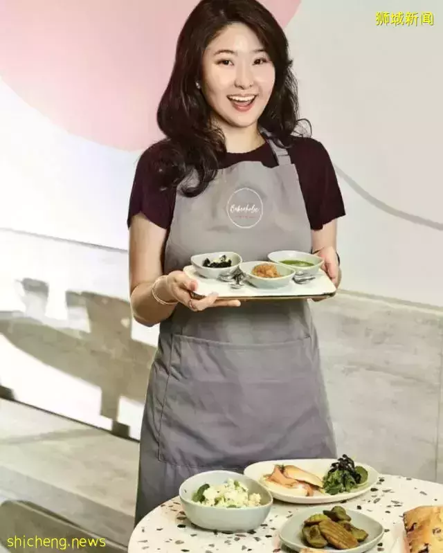 许绍雄为女儿开第二家餐馆,开业当天客似云来,全家到店招呼宾客