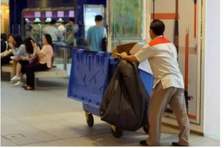 今天！新加坡清洁工将集体“罢工”！谢谢