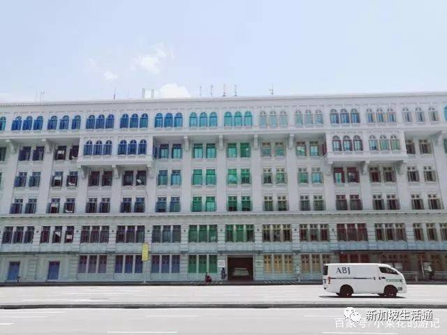 新加坡的拍照圣地，由927扇彩色窗户构成，随便拍都超好看