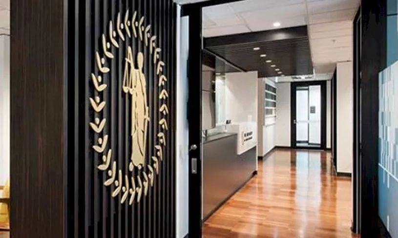 中方制裁英國律所不當涉疆言論，新加坡分支原地解散