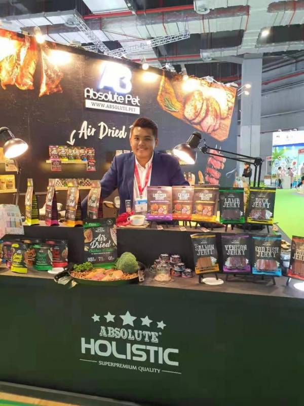 新加坡创业者怎么做宠物品牌 | 专访Kit Cat&Absolute创始人Kenneth