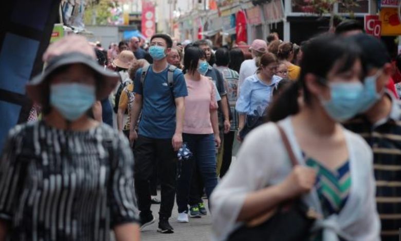 求助：我妈在新加坡发烧、咳嗽，我爸死活不让去诊所看……