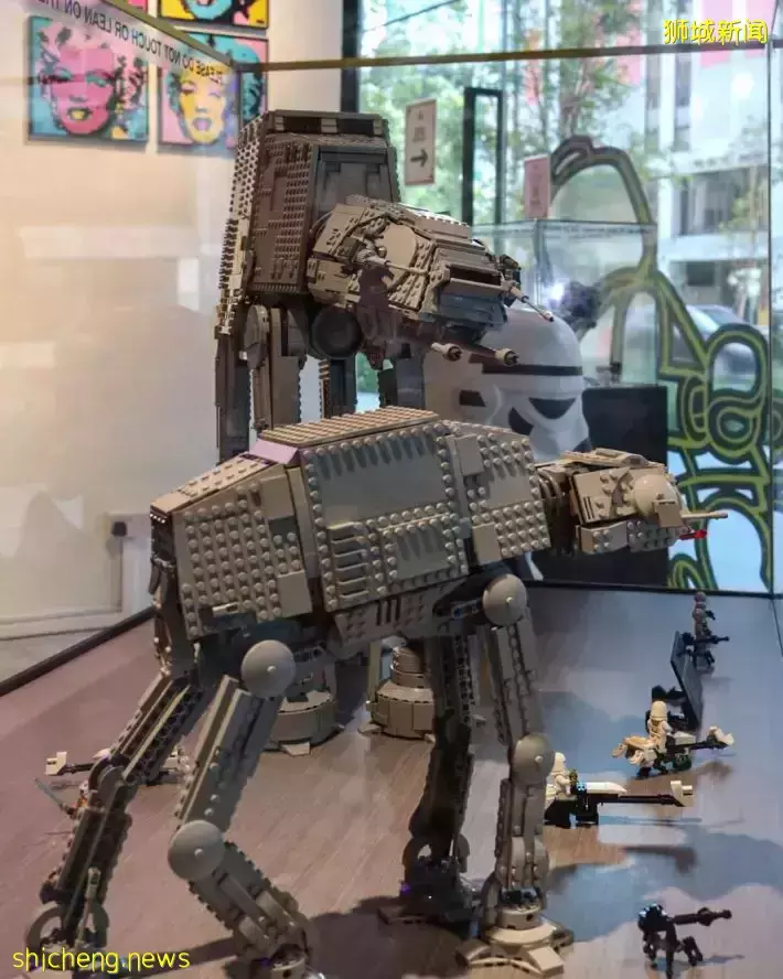 LEGO新加坡第一家主題店@FUNAN！主打聯名款、IDEAS系列，18歲以上大齡兒童樂瘋了