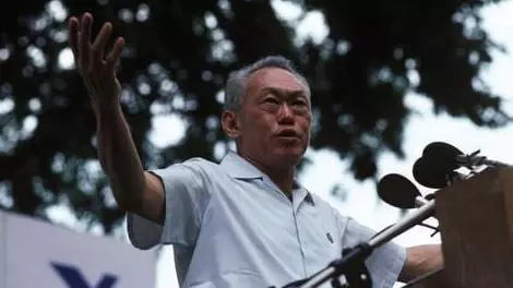 移民新加坡=被割韭菜,精英變成“下等人”!?幾十萬新移民不服氣