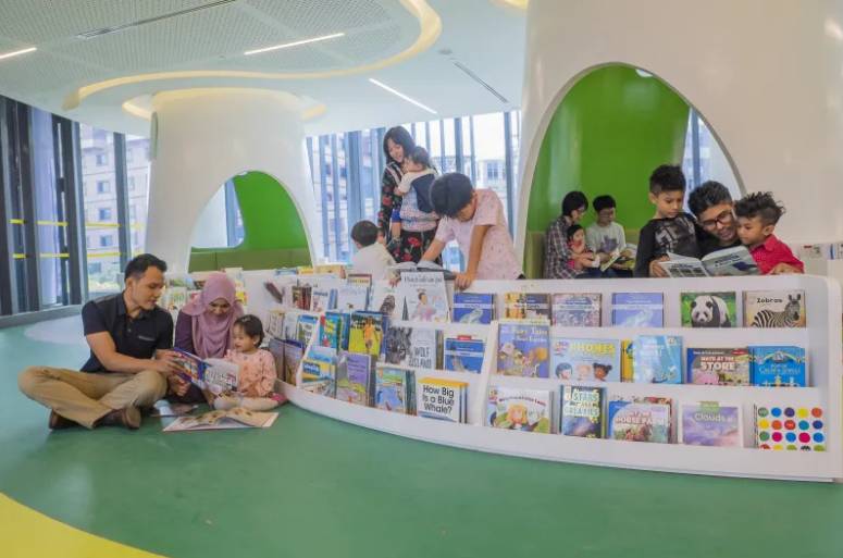 新加坡 假期來臨，不妨帶孩子泡一泡圖書館