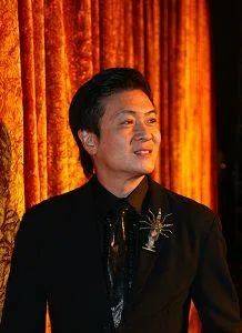 新加坡音樂教父卷入“網絡詐騙”案,“型英帥”惹的禍