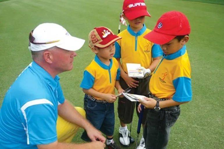 新加坡8間兒童高爾夫俱樂部,3歲就可以學,課時從$30起