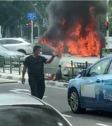 撞！撞！撞！遭了哪門子邪！新加坡連續發生車輛交通事故