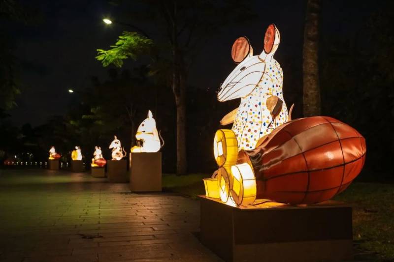 濱海灣花園慶中秋活動正式開啓，每晚7點亮燈，爲期2周，免費入場