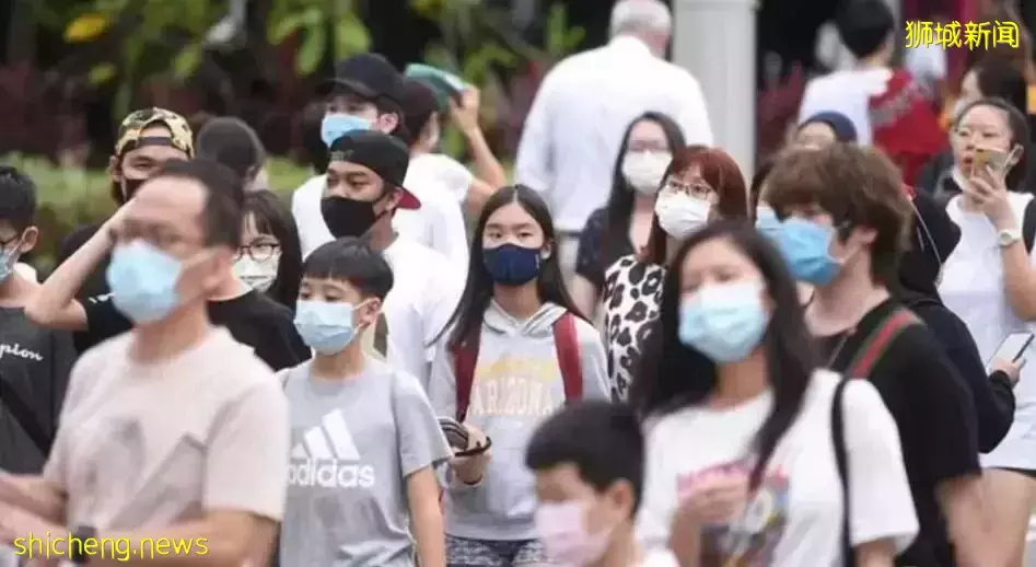 新加坡“摘口罩”後處處生機勃勃，街頭藝人一個動作瞬間破防