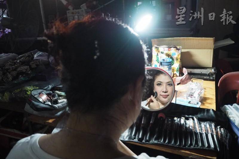 从草根跃上大舞台·新加坡歌台唱出一片天 