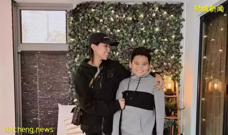 新加坡小男生资助没钱吃饭同学，怕被骂不敢告诉妈妈