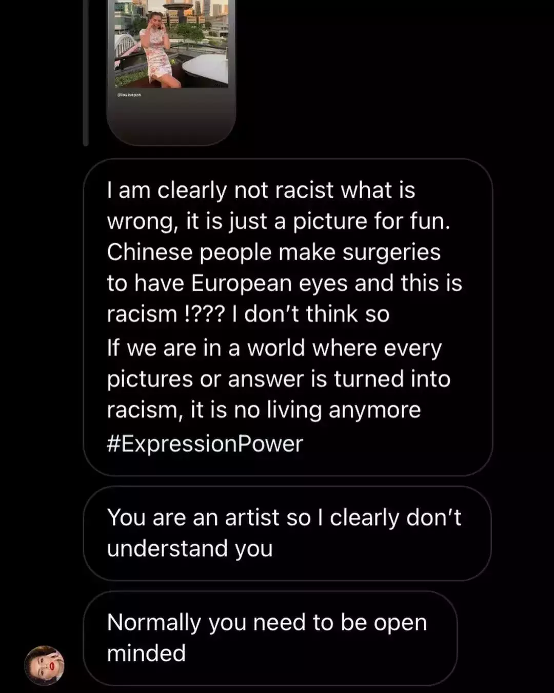 因为眯眯眼,她拍的这些照片被指辱华!外国女生做了这个姿势后,新加坡人也怒了