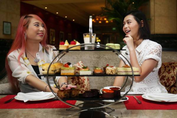 何盈莹切菜都不敢 却想开餐馆