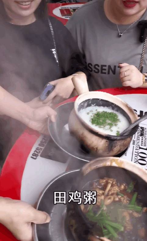 昨晚，我們在新加坡芽籠紅燈區吃雞，是怎樣一種體驗