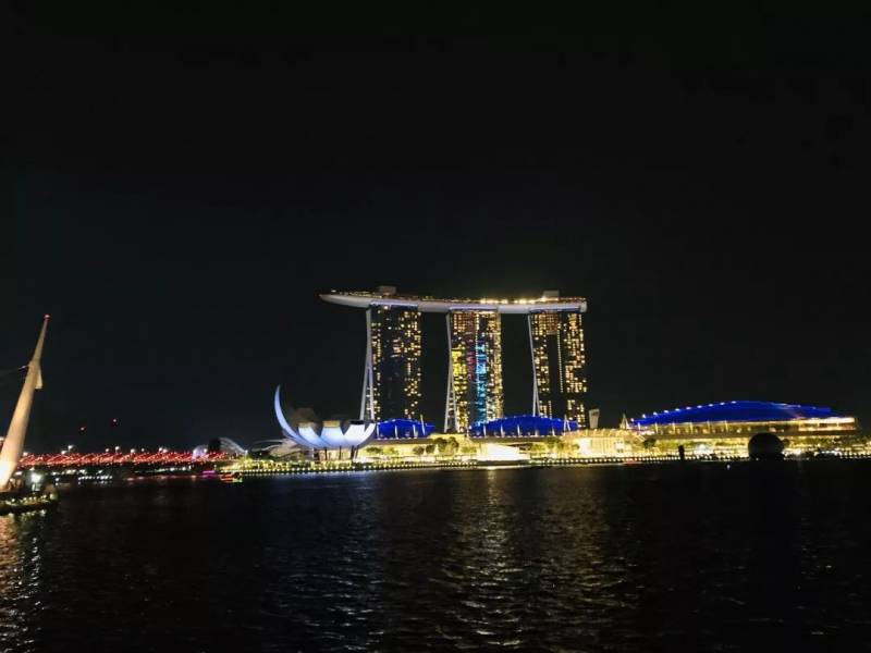 狮城旧梦  （新加坡民丹岛之行)