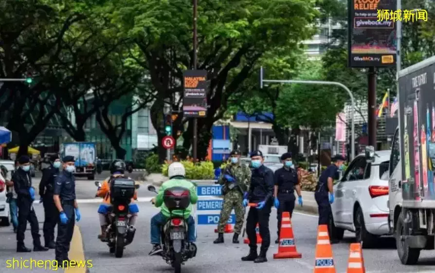 新加坡“人”一到鄰國就放飛，逼的警察喊話：拖欠罰款將被禁止入境