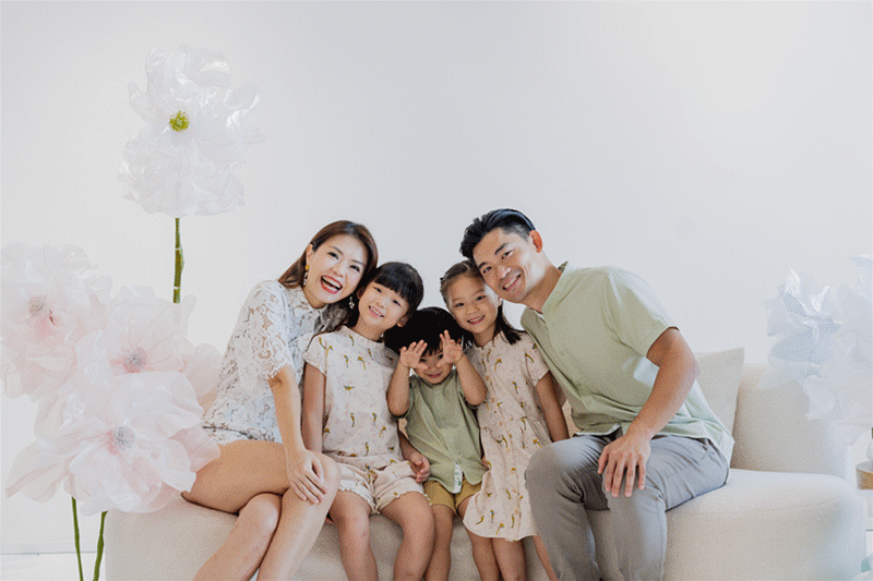 我们挖到了新加坡宝藏童装品牌,新年亲子装穿出了明星的感觉