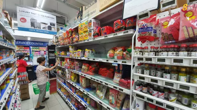 2021年，新加坡生活費越來越貴！他，一個月要花9710新幣